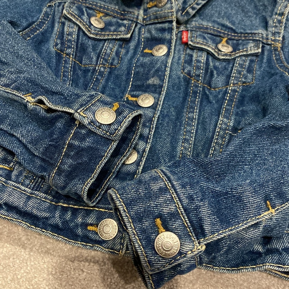 ‼️LEVI’S‼️ - Picture 3 of 5